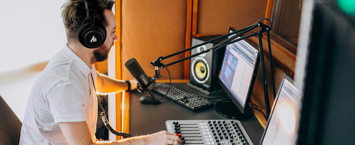 Maono PD200X – XLR/USB Dynamic Microphone | Metal Gaming & Streaming Mic with Software Control