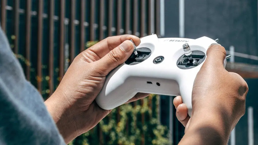 BETAFPV Cetus Pro FPV Kit /Cetus FPV Kit Indoor Racing Drone  Frsky D8 Lite Radio 2 SE Transmitter 5.8G 14DBI VR02 Goggles VTX